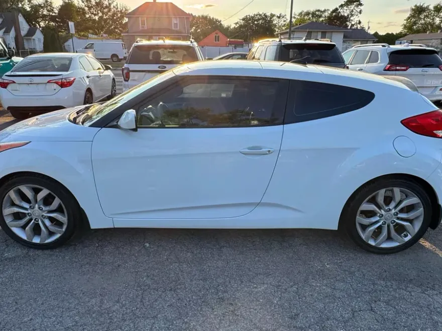 2015 Hyundai Veloster photo 1