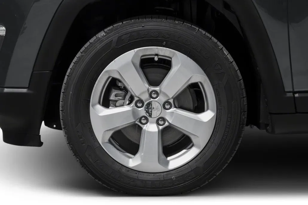 2017 Jeep Compass Latitude photo 1