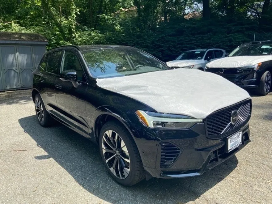 2026 Volvo XC60 T8 Plus photo 1