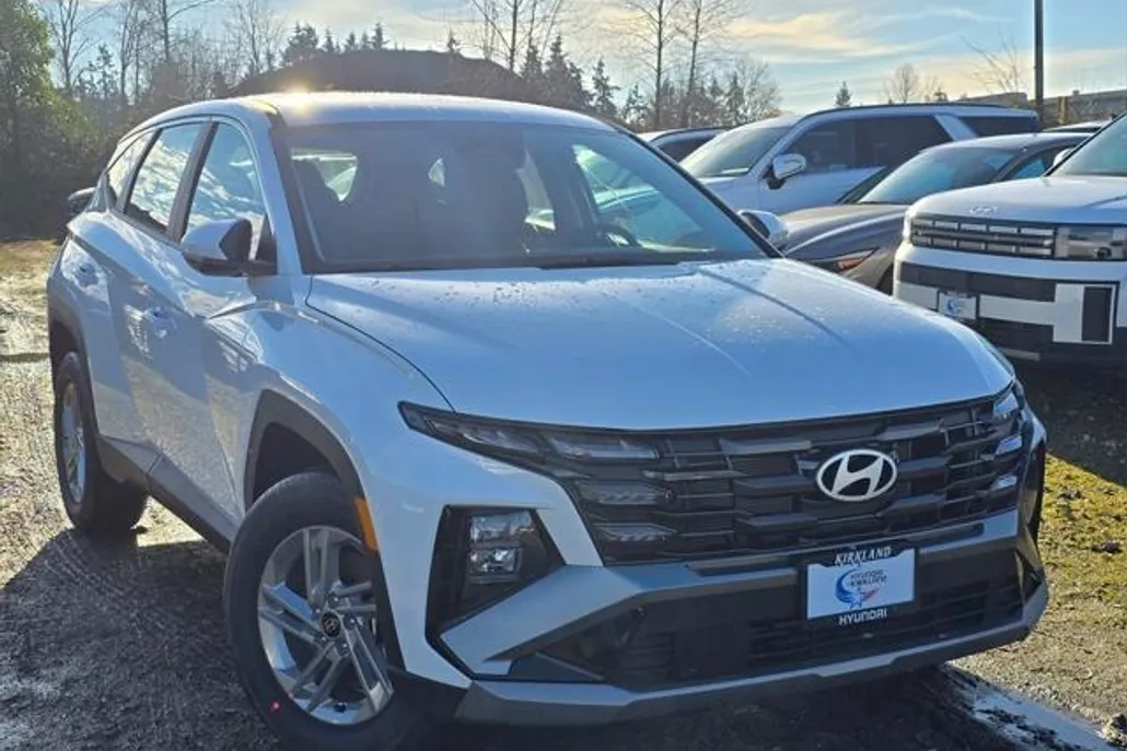 2025 Hyundai Tucson SE photo 1