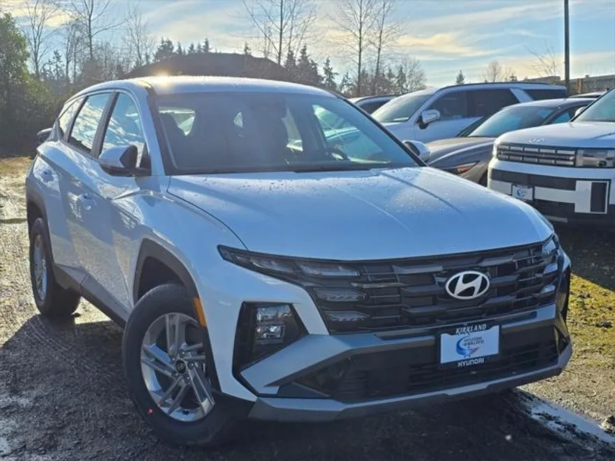 2025 Hyundai Tucson SE photo 1