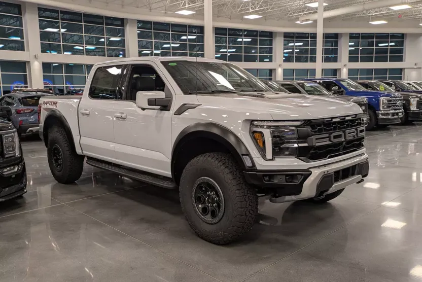 2025 Ford F-150 Raptor photo 1