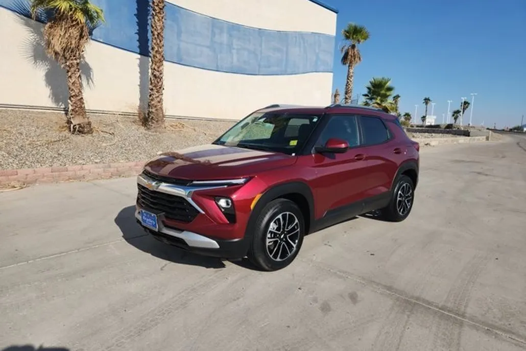 2024 Chevrolet Trailblazer LT photo 1