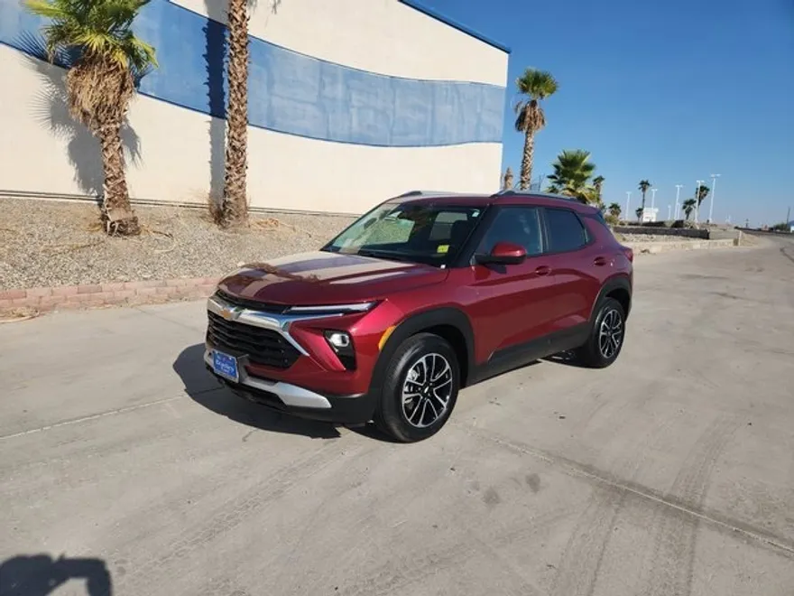 2024 Chevrolet Trailblazer LT photo 1