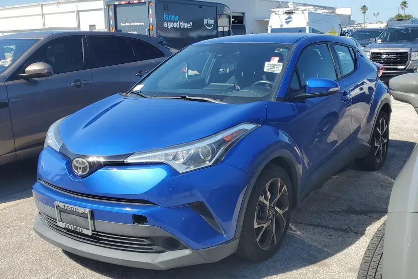 2018 Toyota C-HR XLE photo 1