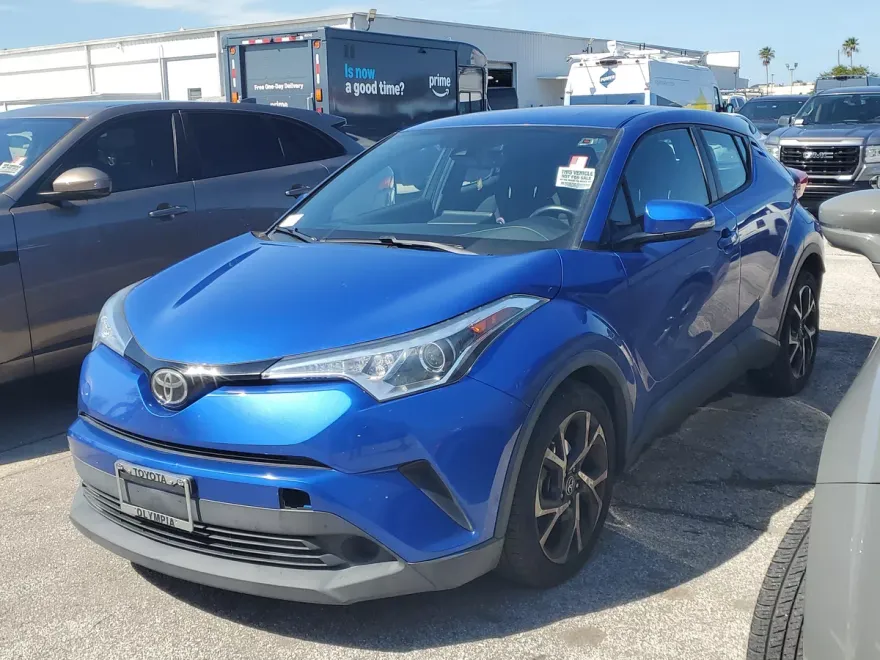2018 Toyota C-HR XLE photo 1