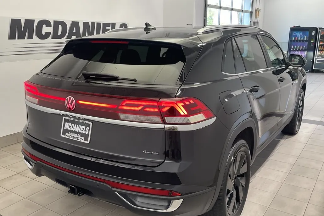 2026 Volkswagen Atlas Cross Sport SE Technology photo 1
