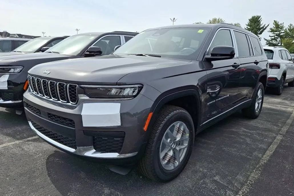 2025 Jeep Grand Cherokee Laredo X photo 1