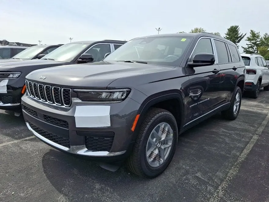 2025 Jeep Grand Cherokee Laredo X photo 1