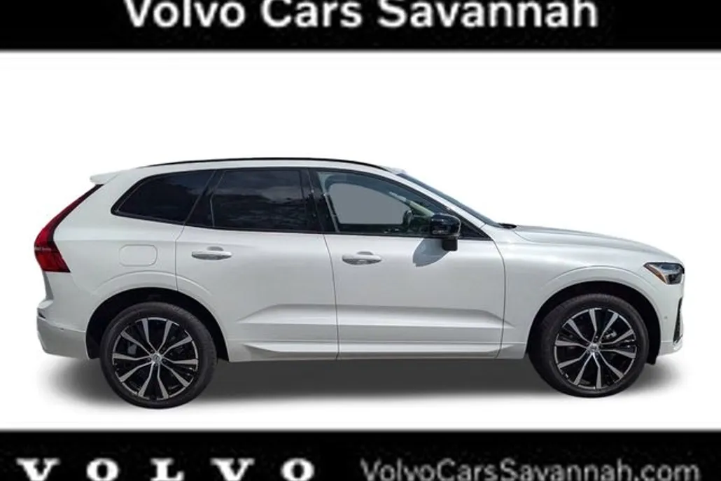 2025 Volvo XC60 B5 Plus photo 1
