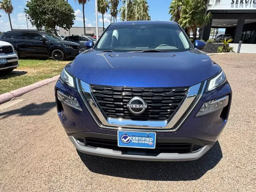 2023 Nissan Rogue SV photo 1