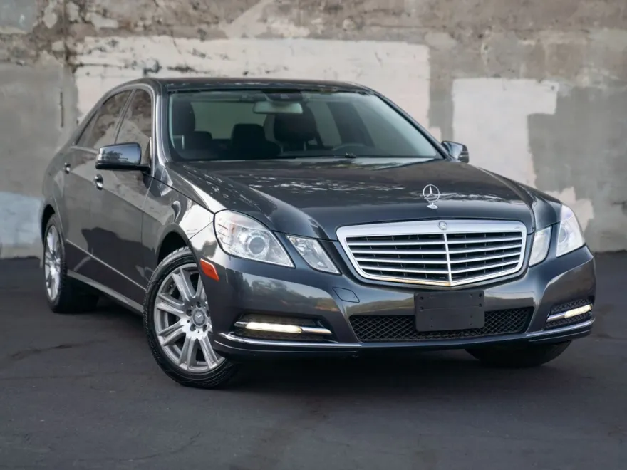 2013 Mercedes Benz E 350 Sedan photo 1