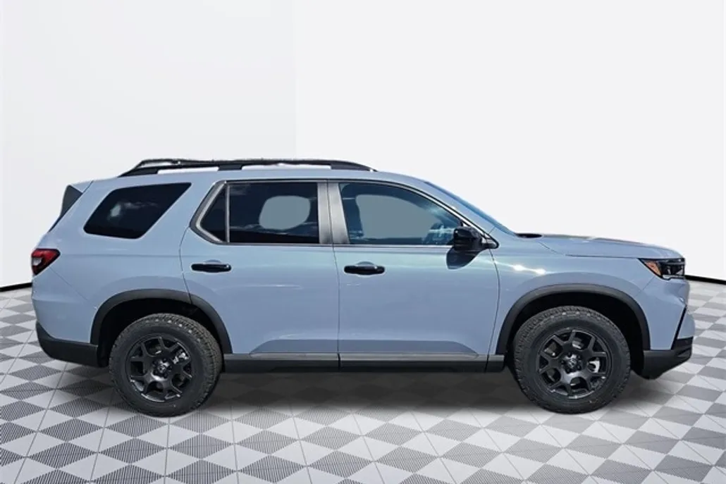 2025 Honda Pilot TrailSport photo 1