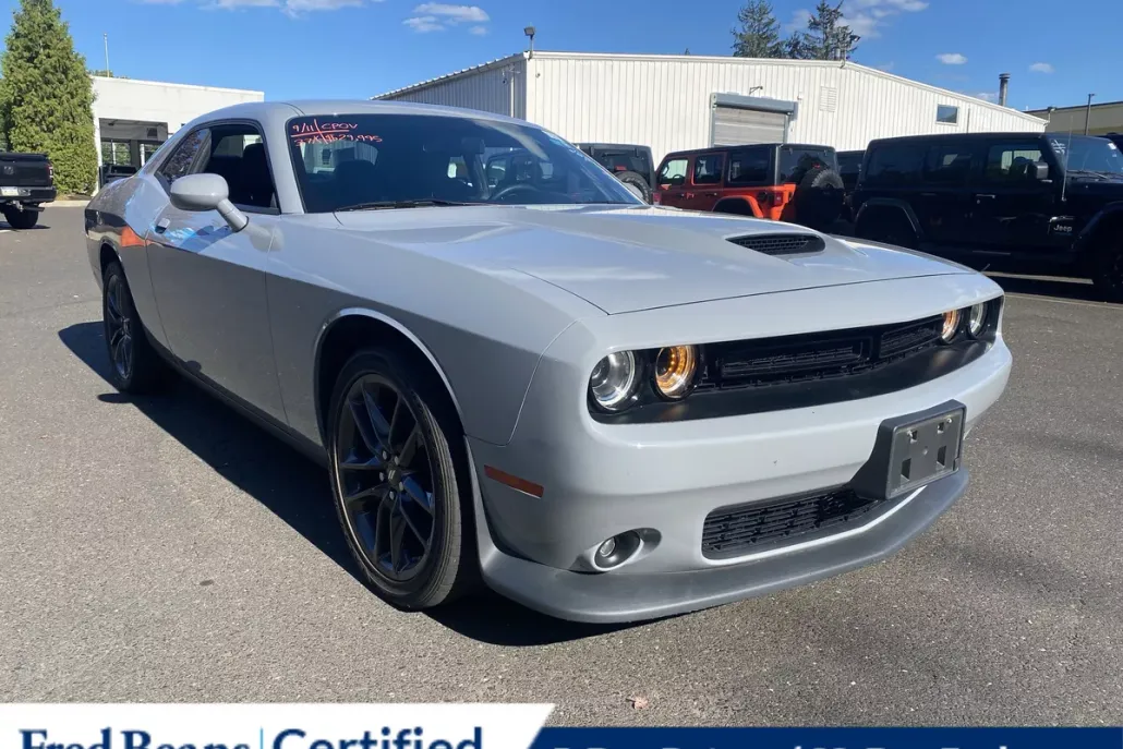 2022 Dodge Challenger GT photo 1