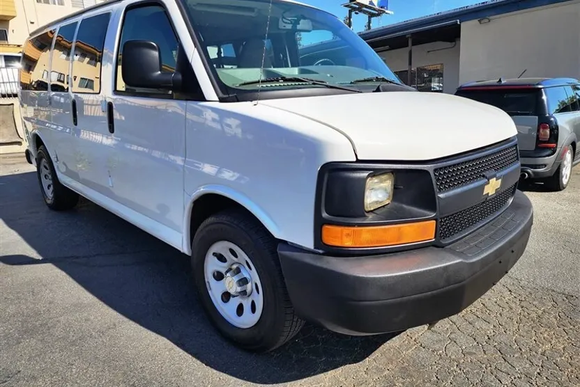 2014 Chevrolet Express LS 1500 photo 1