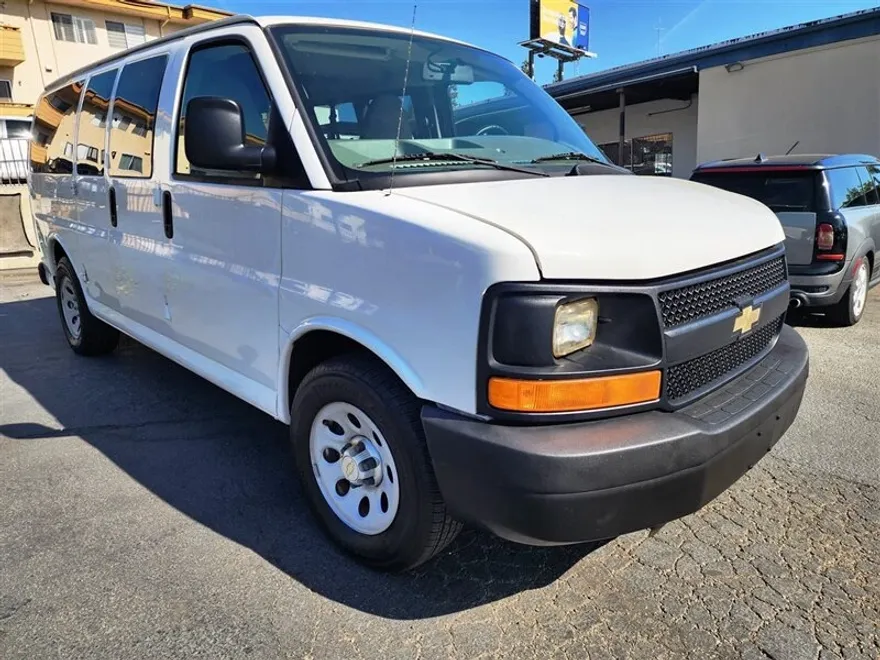 2014 Chevrolet Express LS 1500 photo 1
