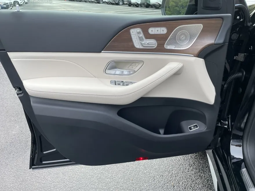 2026 Mercedes Benz GLE 350 4MATIC photo 1