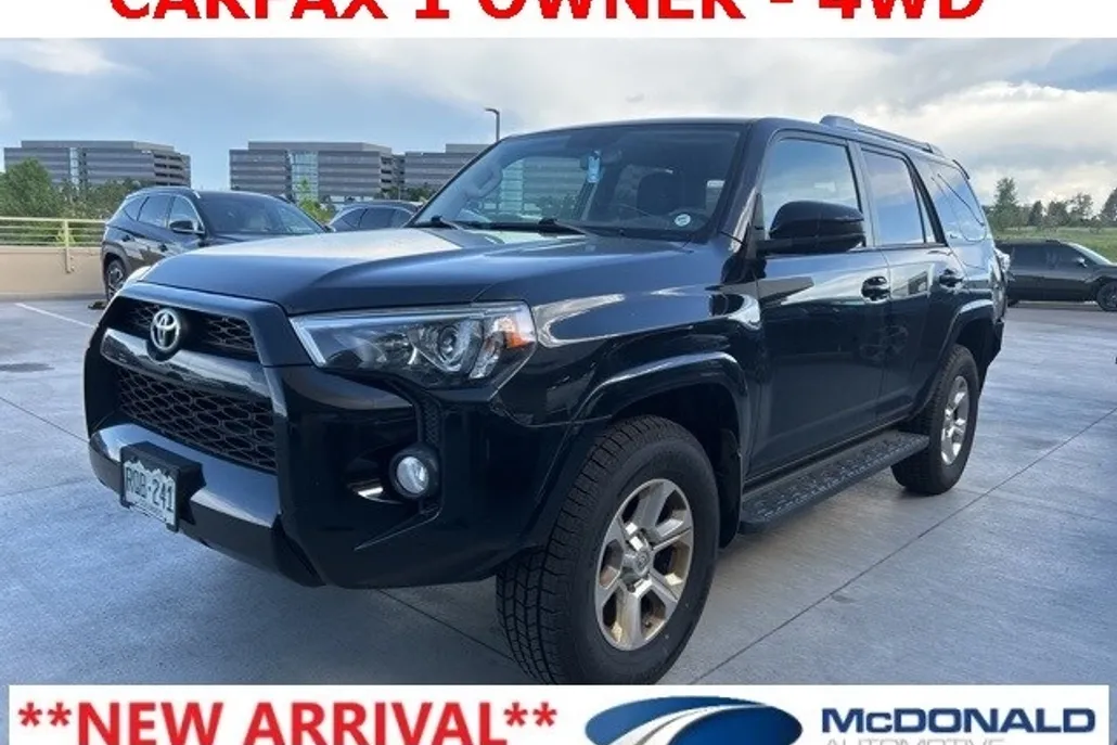 2016 Toyota 4Runner SR5 photo 1