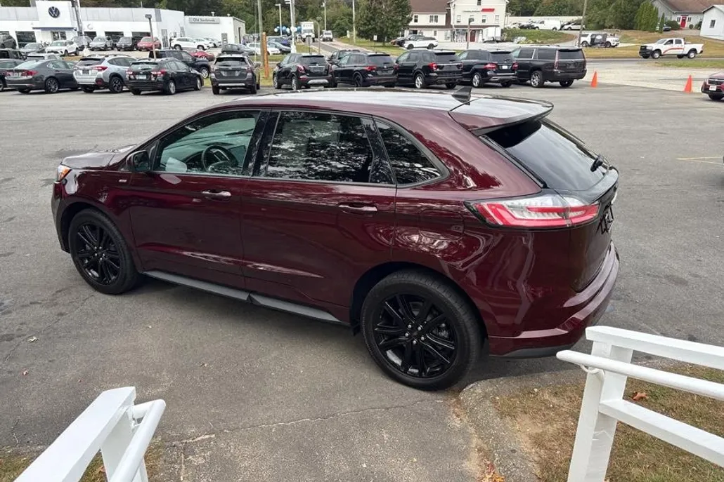 2022 Ford Edge ST-Line photo 1