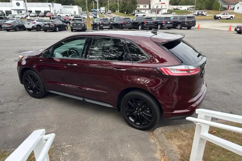 2022 Ford Edge ST-Line photo 1