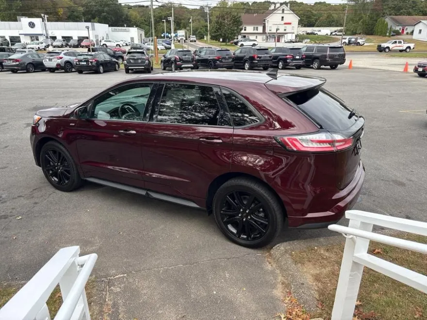 2022 Ford Edge ST-Line photo 1