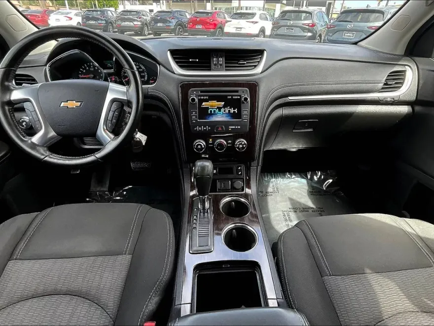 2015 Chevrolet Traverse 1LT photo 1