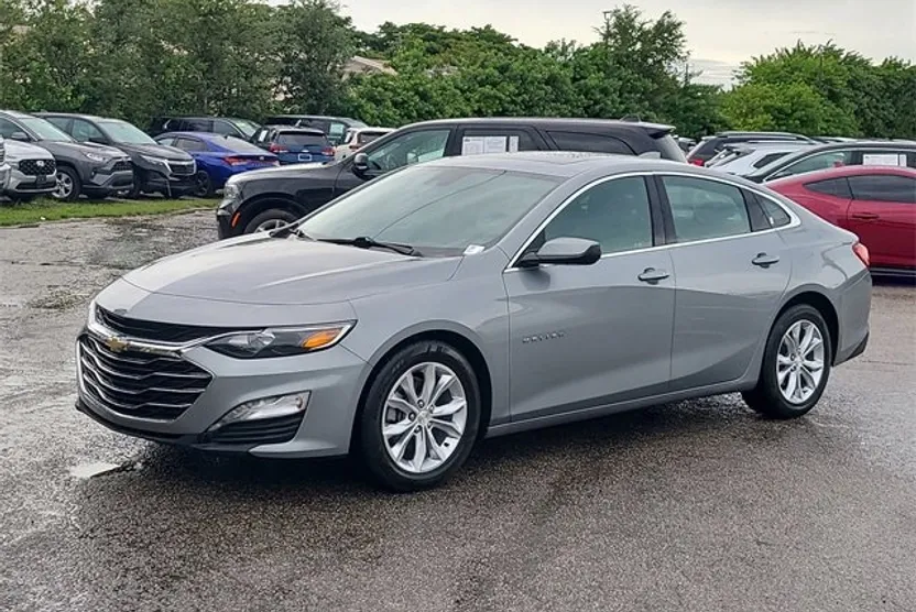 2023 Chevrolet Malibu 1LT photo 1