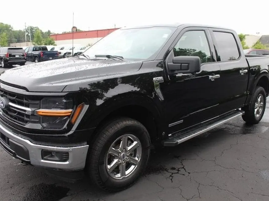 2024 Ford F-150 XLT photo 1