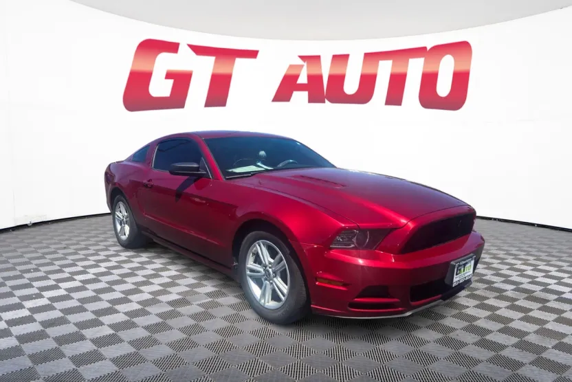 2014 Ford Mustang V6 photo 1