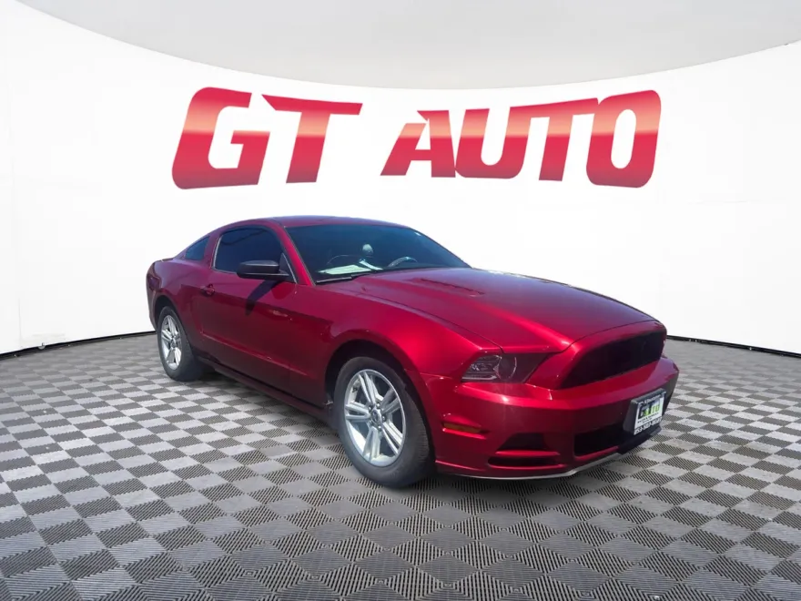 2014 Ford Mustang V6 photo 1