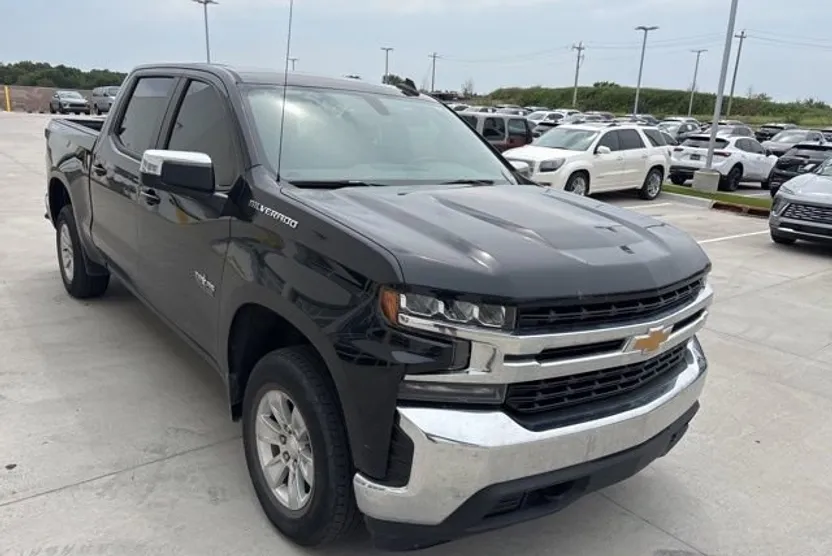 2021 Chevrolet Silverado 1500 LT photo 1