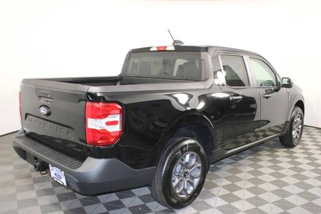 2025 Ford Maverick XLT photo 1