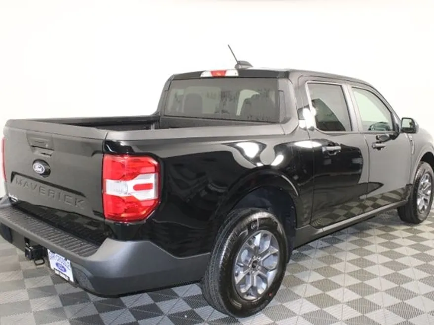2025 Ford Maverick XLT photo 1