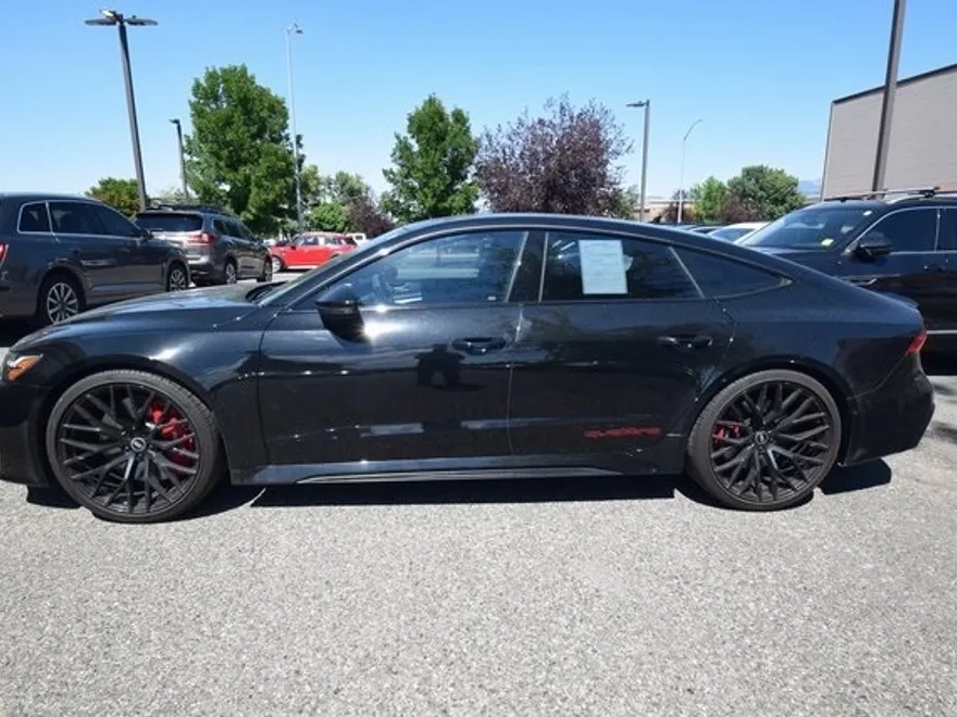 2021 Audi RS 7 photo 1