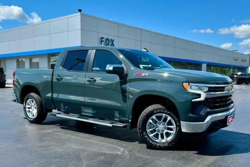 2026 Chevrolet Silverado 1500 LT photo 1