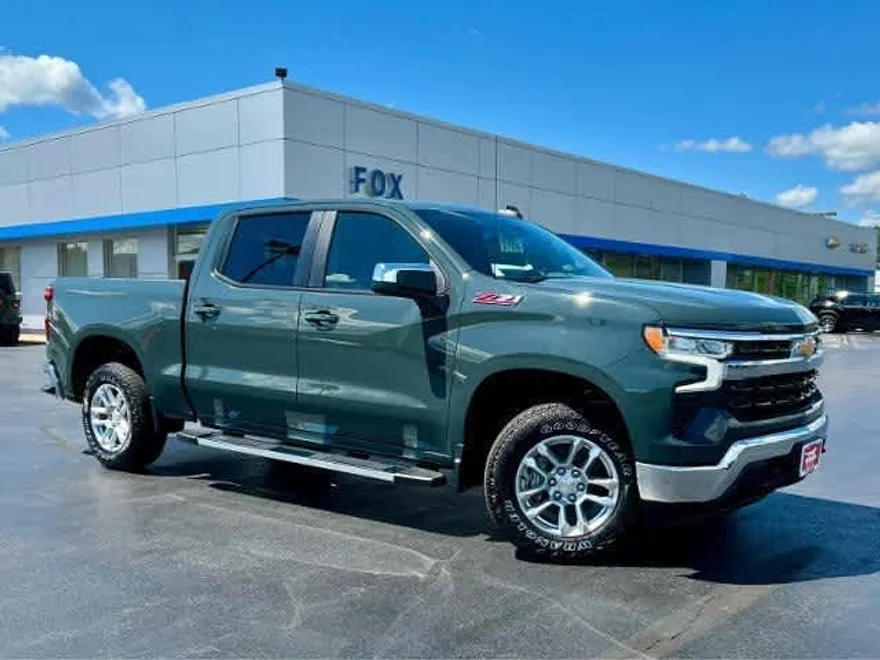 2026 Chevrolet Silverado 1500 LT photo 1