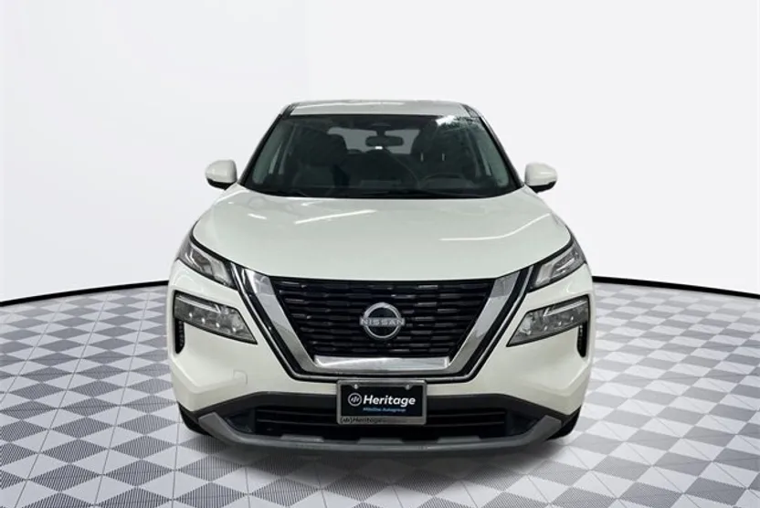 2022 Nissan Rogue SV photo 1