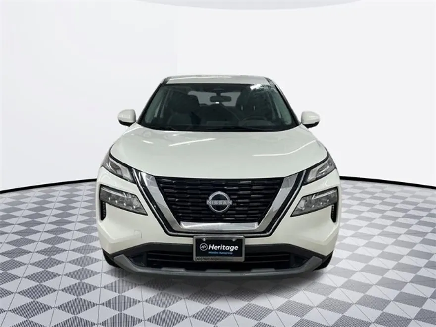 2022 Nissan Rogue SV photo 1