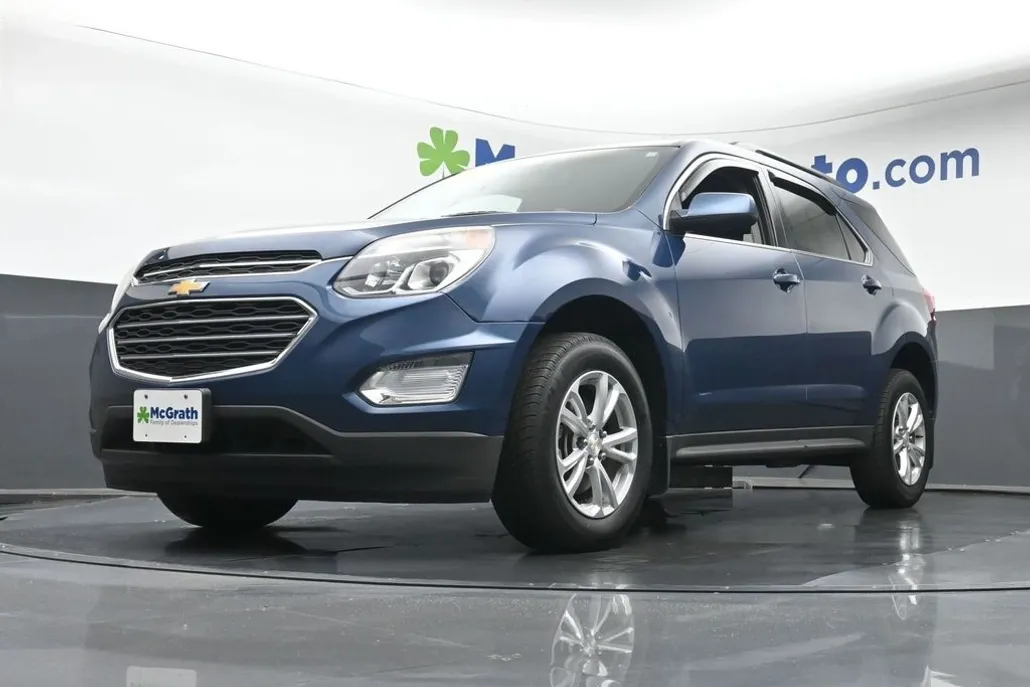 2017 Chevrolet Equinox LT photo 1
