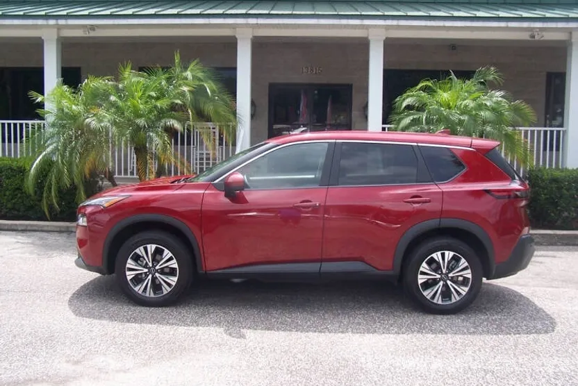 2023 Nissan Rogue SV photo 1