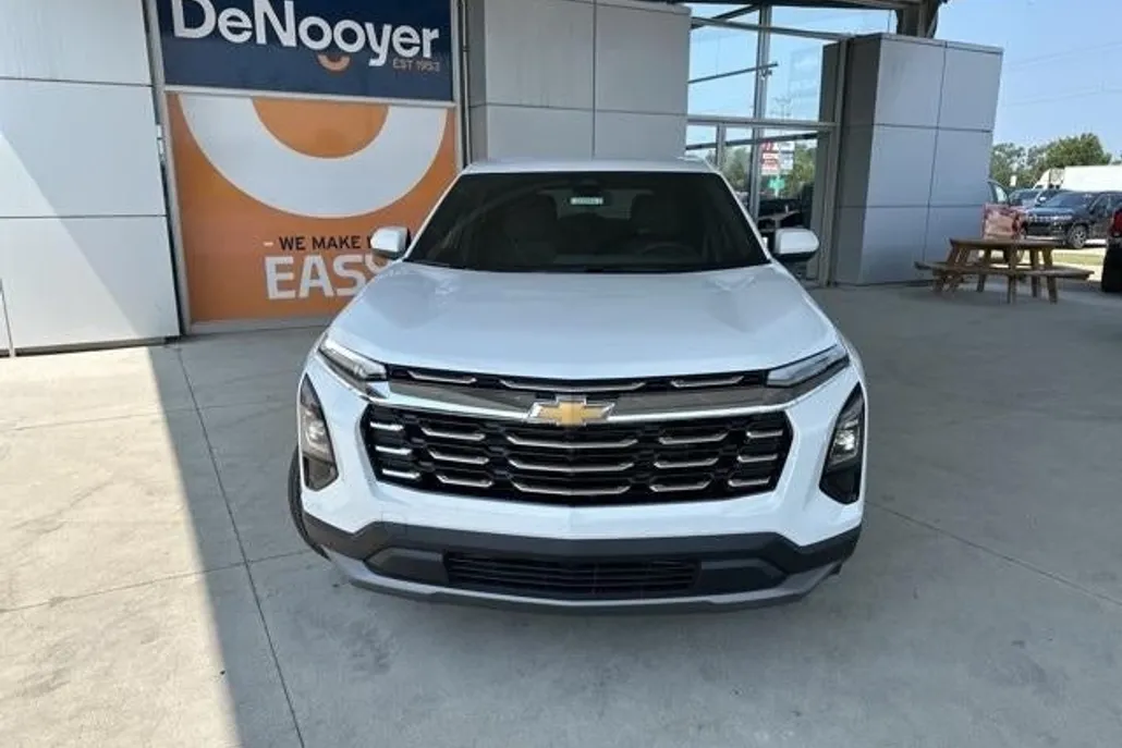 2026 Chevrolet Equinox Base photo 1