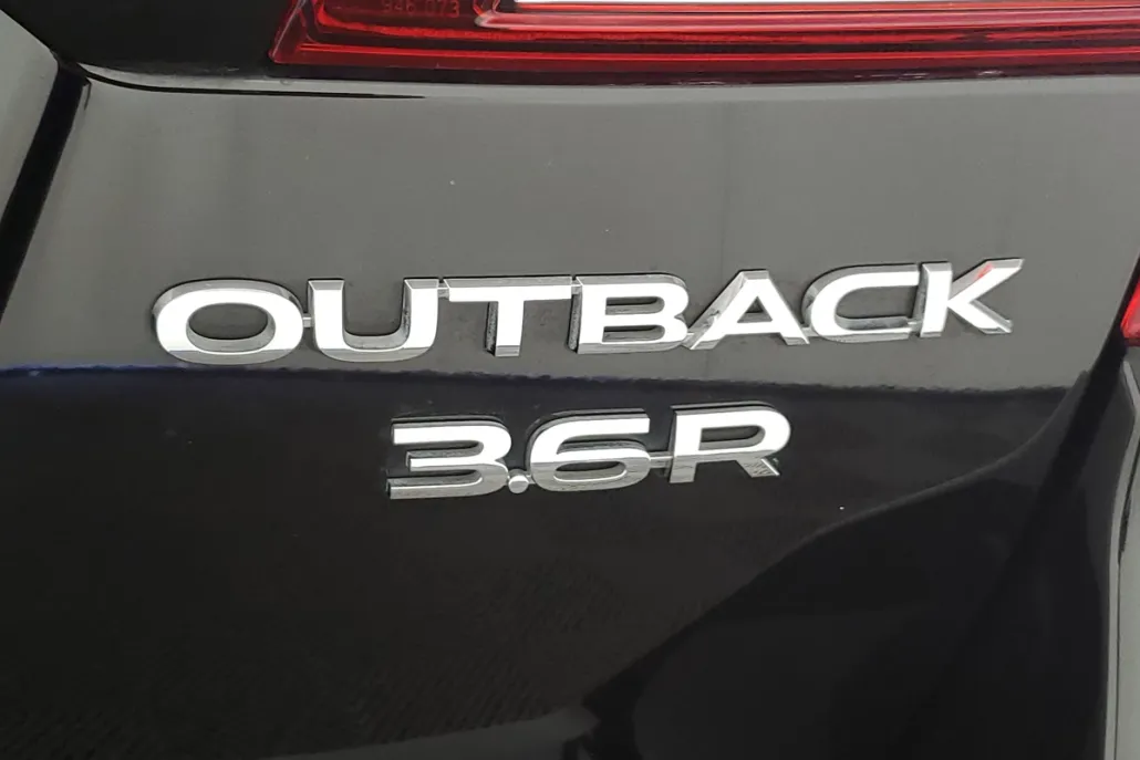 2019 Subaru Outback Limited photo 1