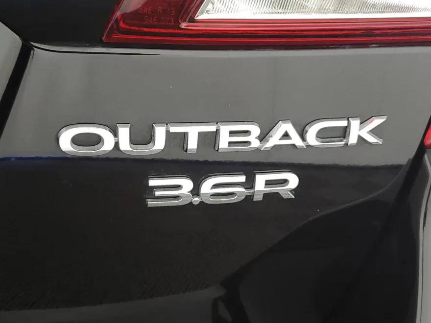 2019 Subaru Outback Limited photo 1