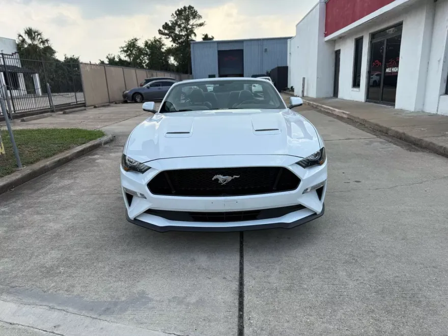2020 Ford Mustang EcoBoost Premium photo 1