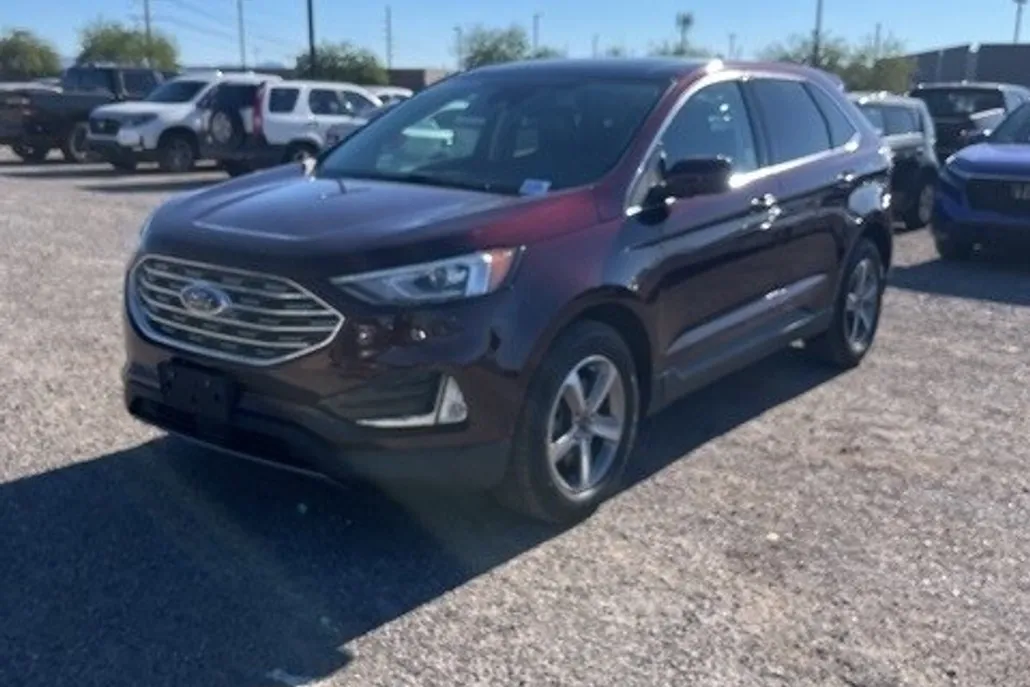 2021 Ford Edge SEL photo 1