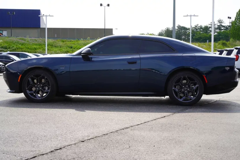 2025 Dodge Charger Daytona R/T AWD photo 1