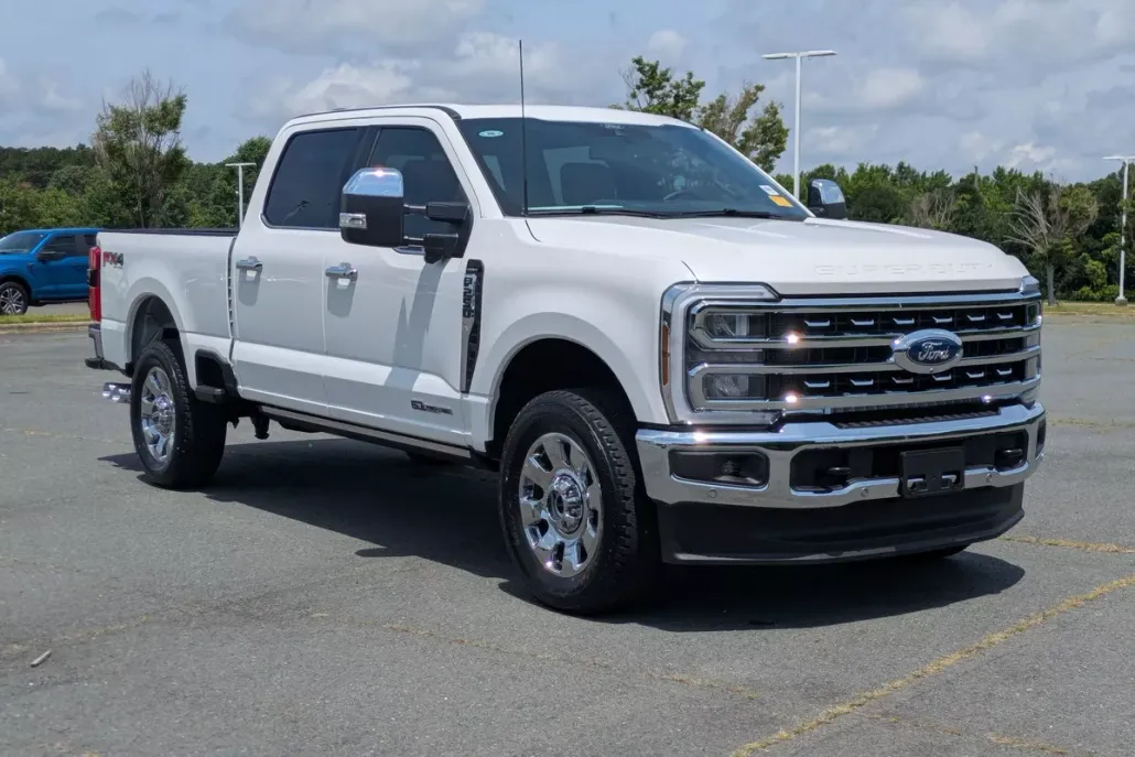 2025 Ford F-250 Lariat photo 1
