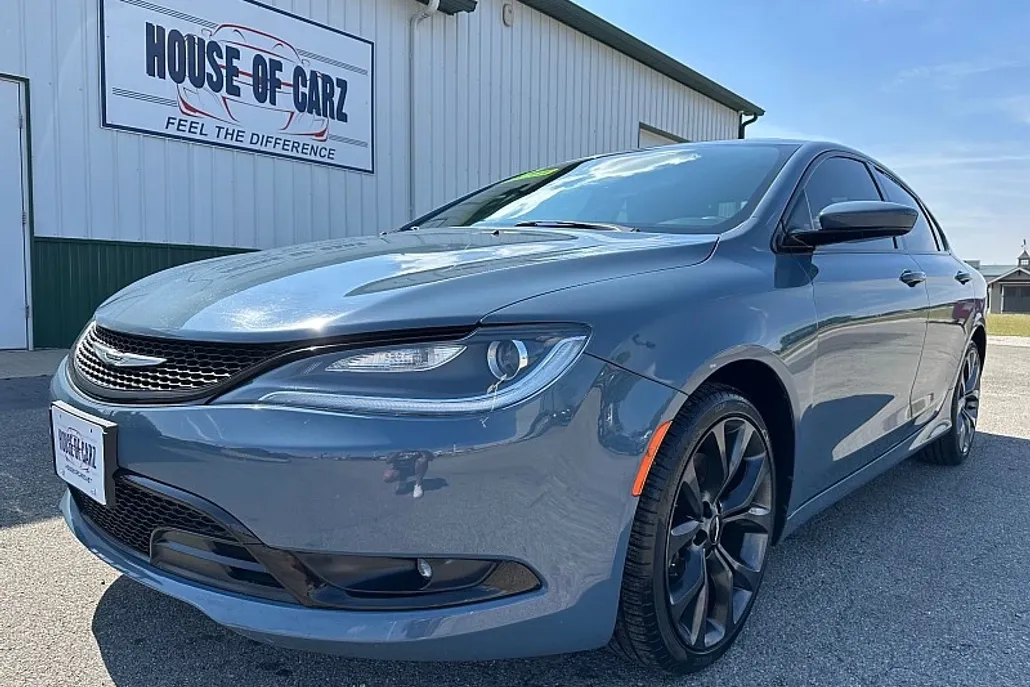 2015 Chrysler 200 S photo 1