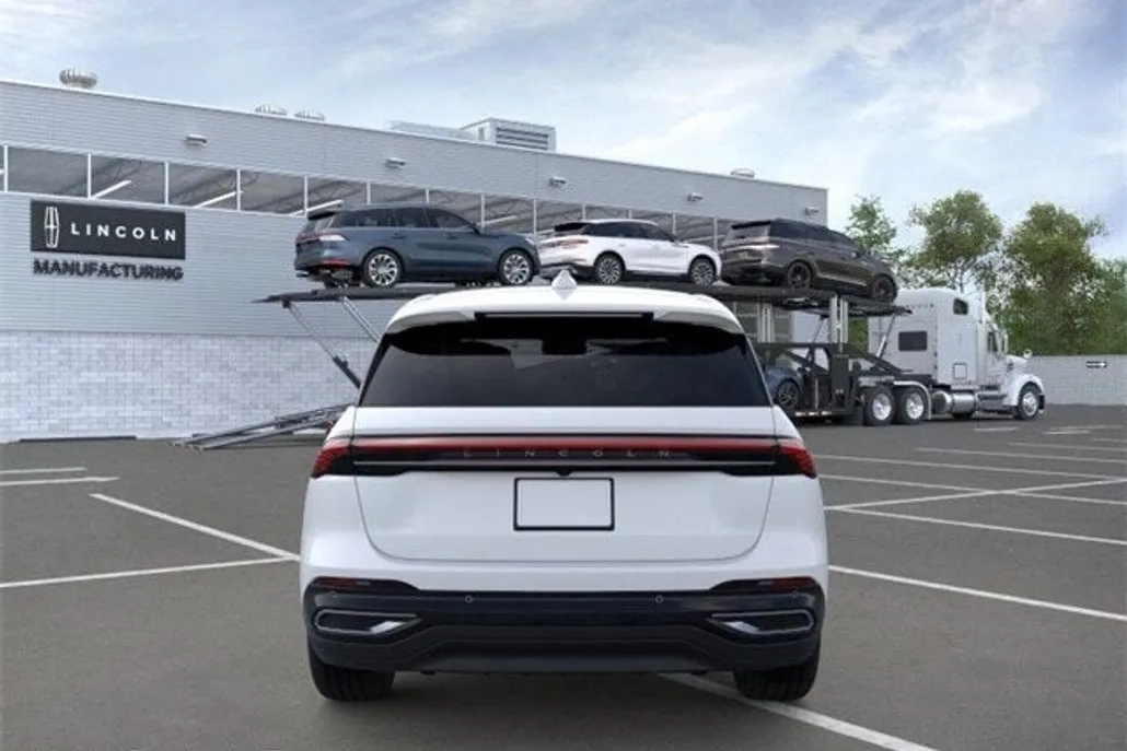 2025 Lincoln Nautilus Premiere photo 1