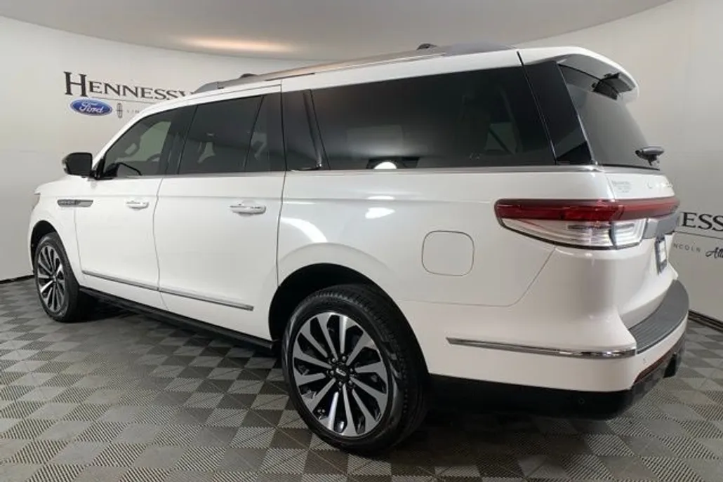 2024 Lincoln Navigator Reserve L photo 1